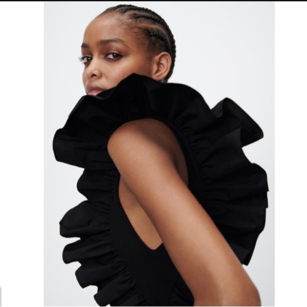 ZARA RUFFLED NOIR TOP